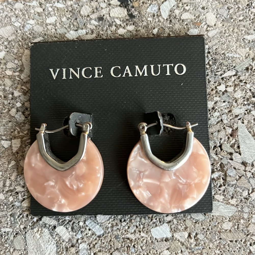🧡NWT Vince Camuto Coral & Silver Crescent Earrings